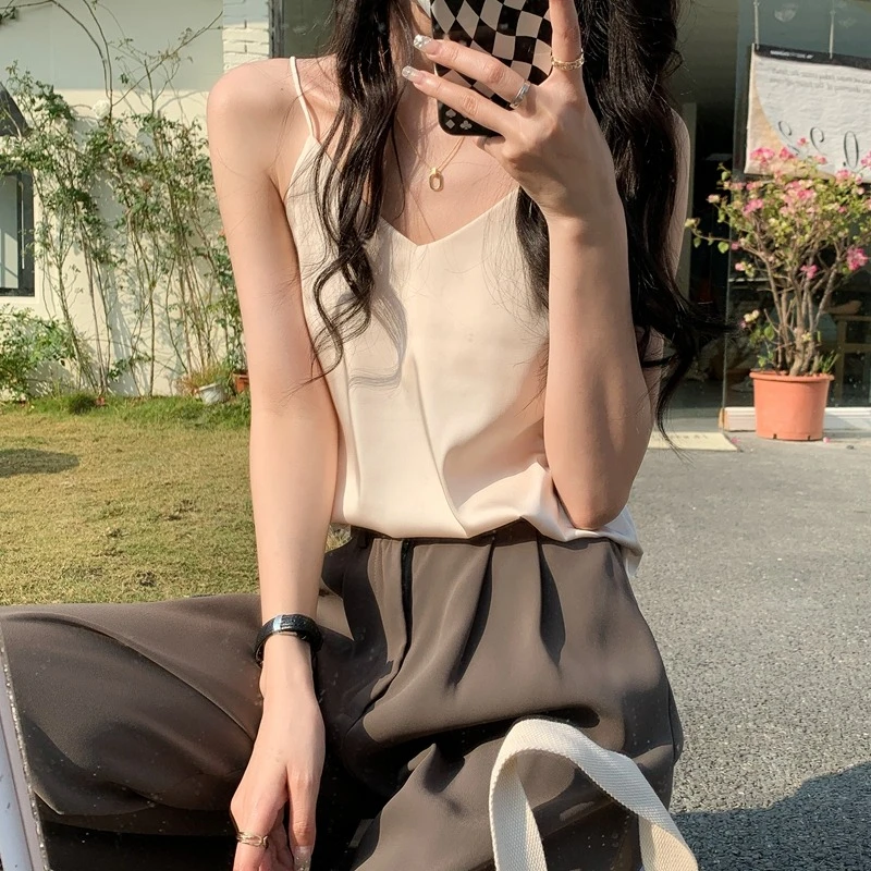2026 sommer Sexy Ärmellose Seide Tank Top Spaghetti Strap Lose Fit Abnehmen Basis Leibchen Elegante Stil V-ausschnitt frauen Y2K top