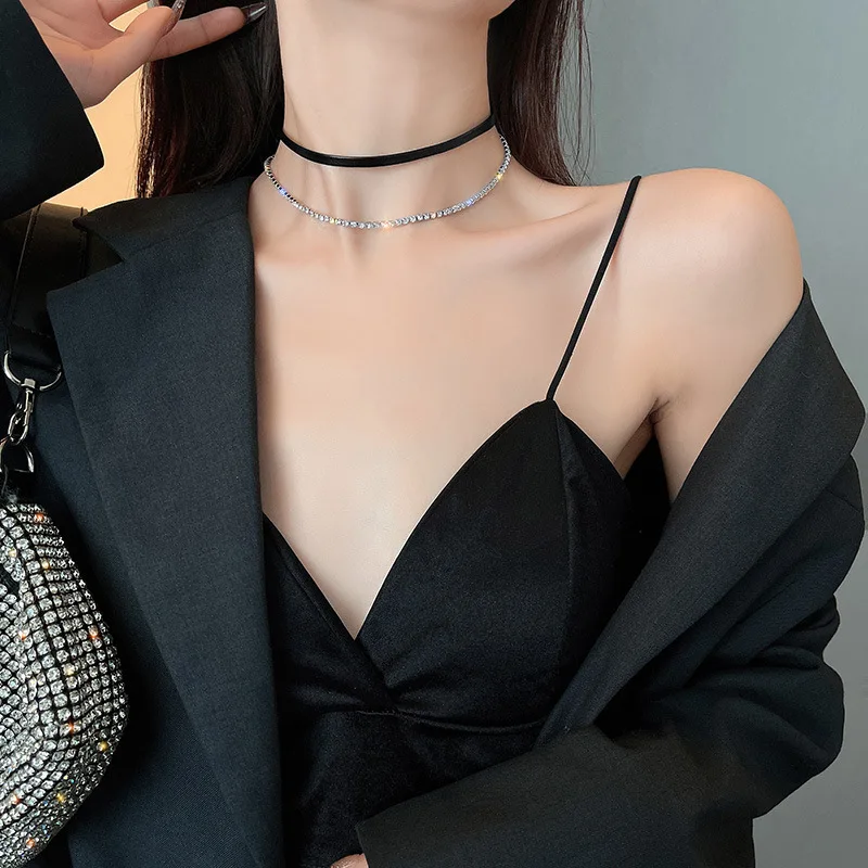 New Wholesale Minimalist Black Sexy Chokers Necklace Leather Harajuku Gothic Velvet Clavicle Colares Women Punk Jewelry