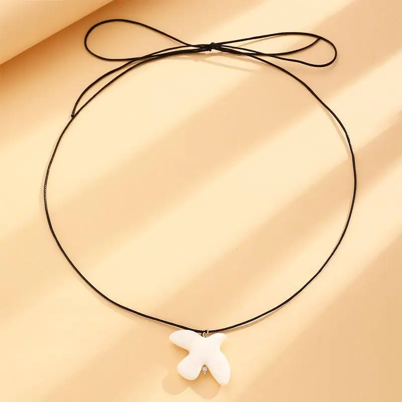 Exquisite White Ceramic Peace Dove Necklace For Women Vintage Dove Pendant Sweater Chain Fashion Party Jewelry Accessories Gift