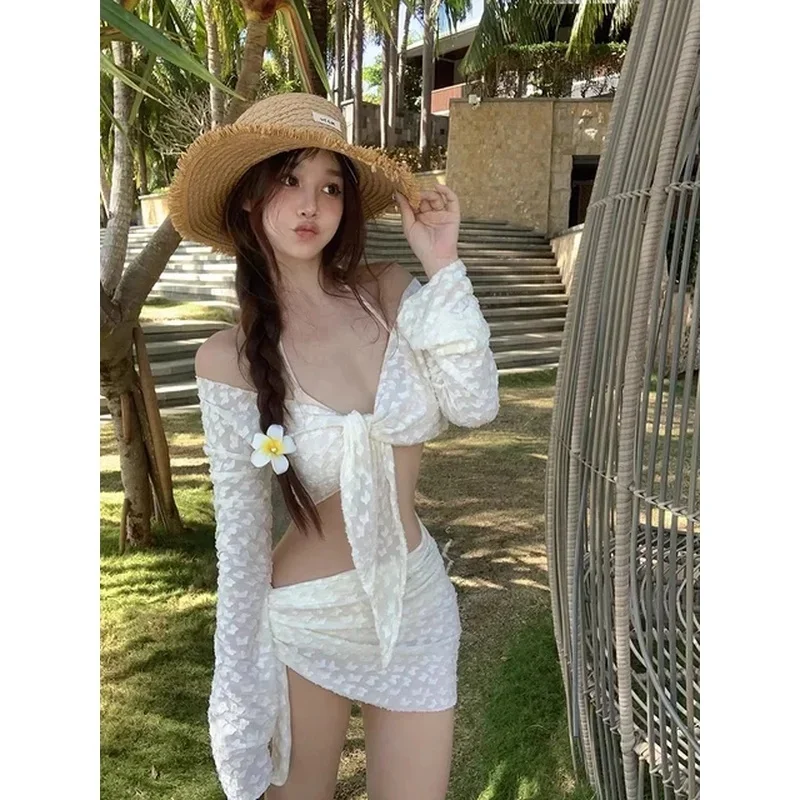 

2024 New Western Sle Long sleeve Vacation Beach Hot Spring Sexy Conservative Bikinis Four-Piece Swimsuit Women