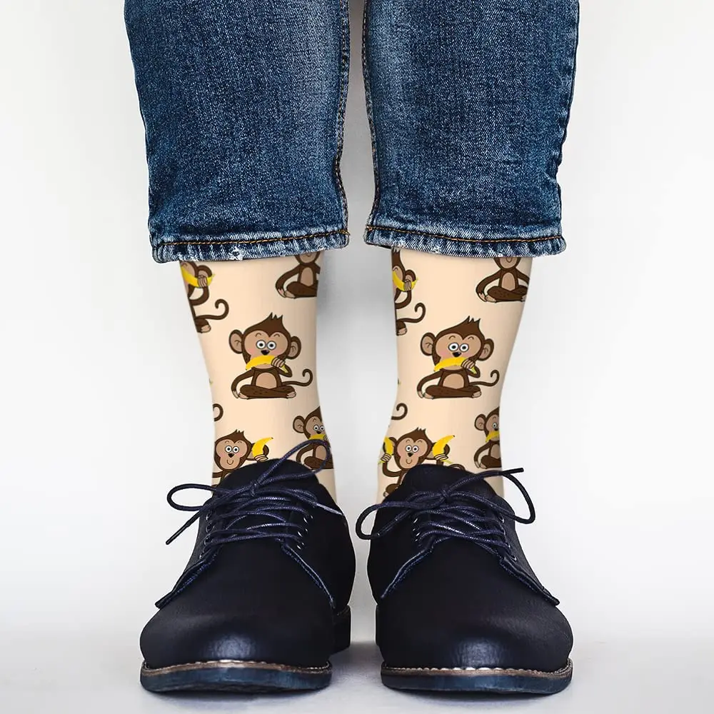 Cartoon Monkey Funny Socks Cute Animal Wildlife Monkeys and Banana Casual Crew Socks Contrast Color Design for Women Men Gift — zdjęcie 5