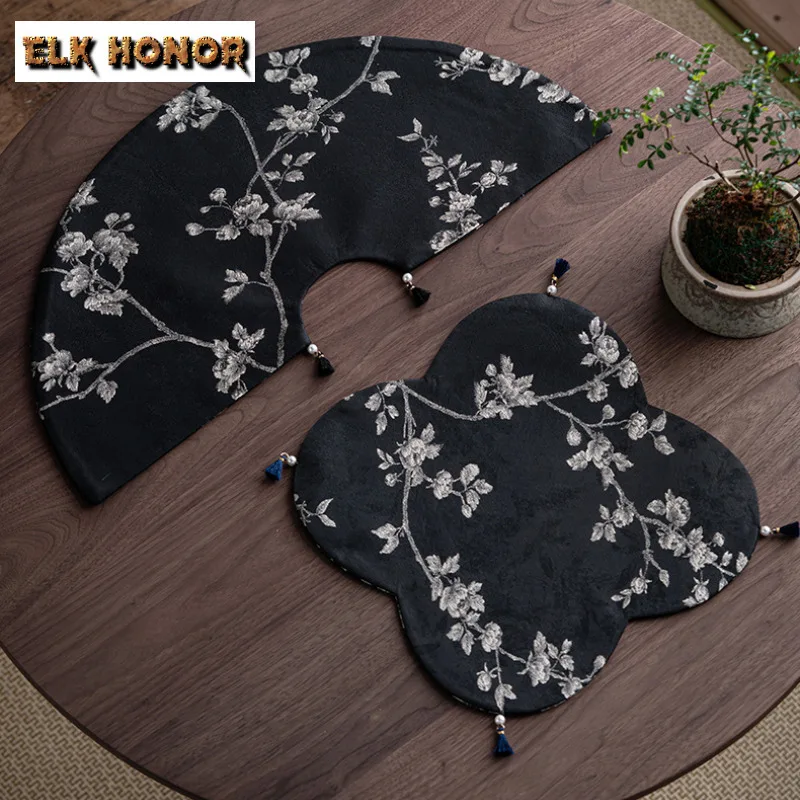 White Plum Embroidery Tea Table Mats Luxury Teacup Coaster Set Drink Coaster Household Dinner Table Cloth Mat Tea Items Craft