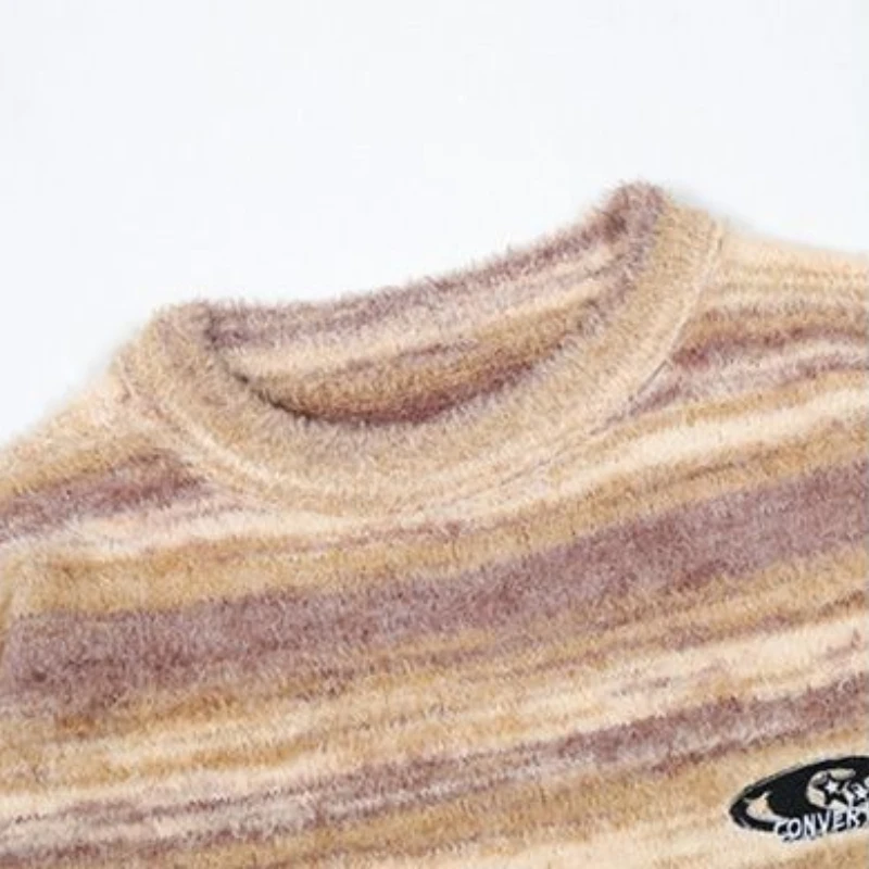 2025 سترة أمريكية متباينة الألوان بتغيير تدريجي بتصميم مخطط برقبة دائرية سترة محبوكة فضفاضة وعصرية للزوجين