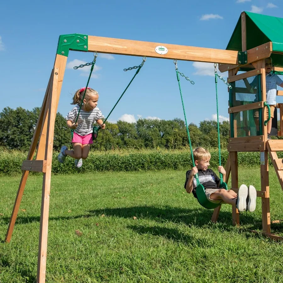 Cederhouten schommelset met golfschuif, speeldeck, rotswandladder, riemschommels, schoolbord, luifeldak, buitenspeelset