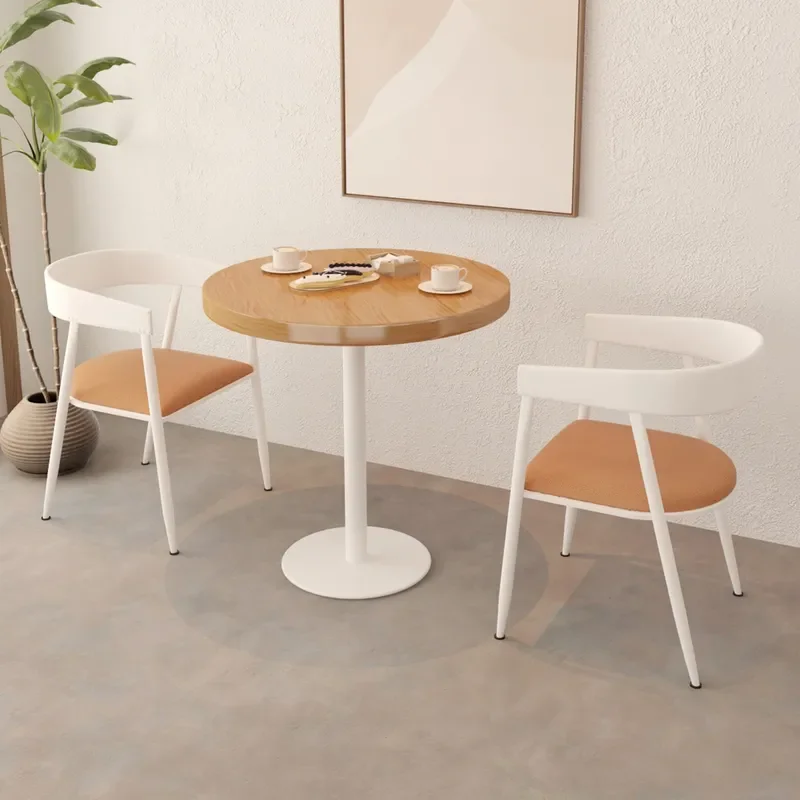 set-di-tavolo-e-sedie-rotondi-in-ferro-battuto-industriale-e-legno-massello-per-arredamento-da-pranzo-per-bar-caffetterie-e-negozi-di-te-al-latte