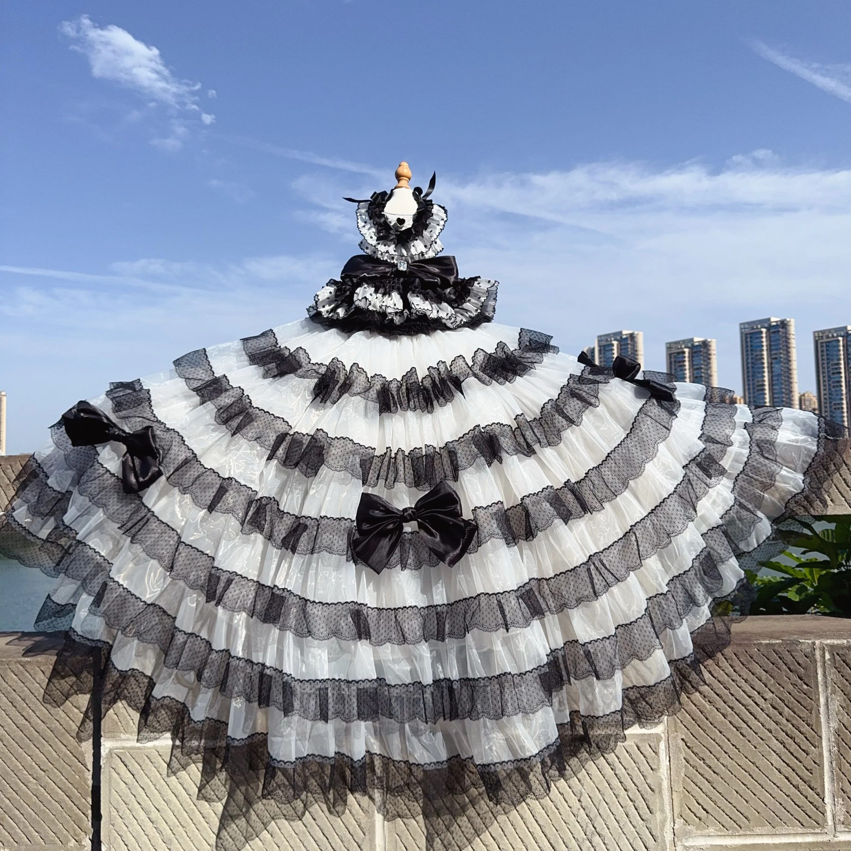 

Luxury Handmade Puppy Dog Clothing Black White Flower Dot Print Long Tail Sling Princess Dress For Small Medium Dog Pet Clothes
