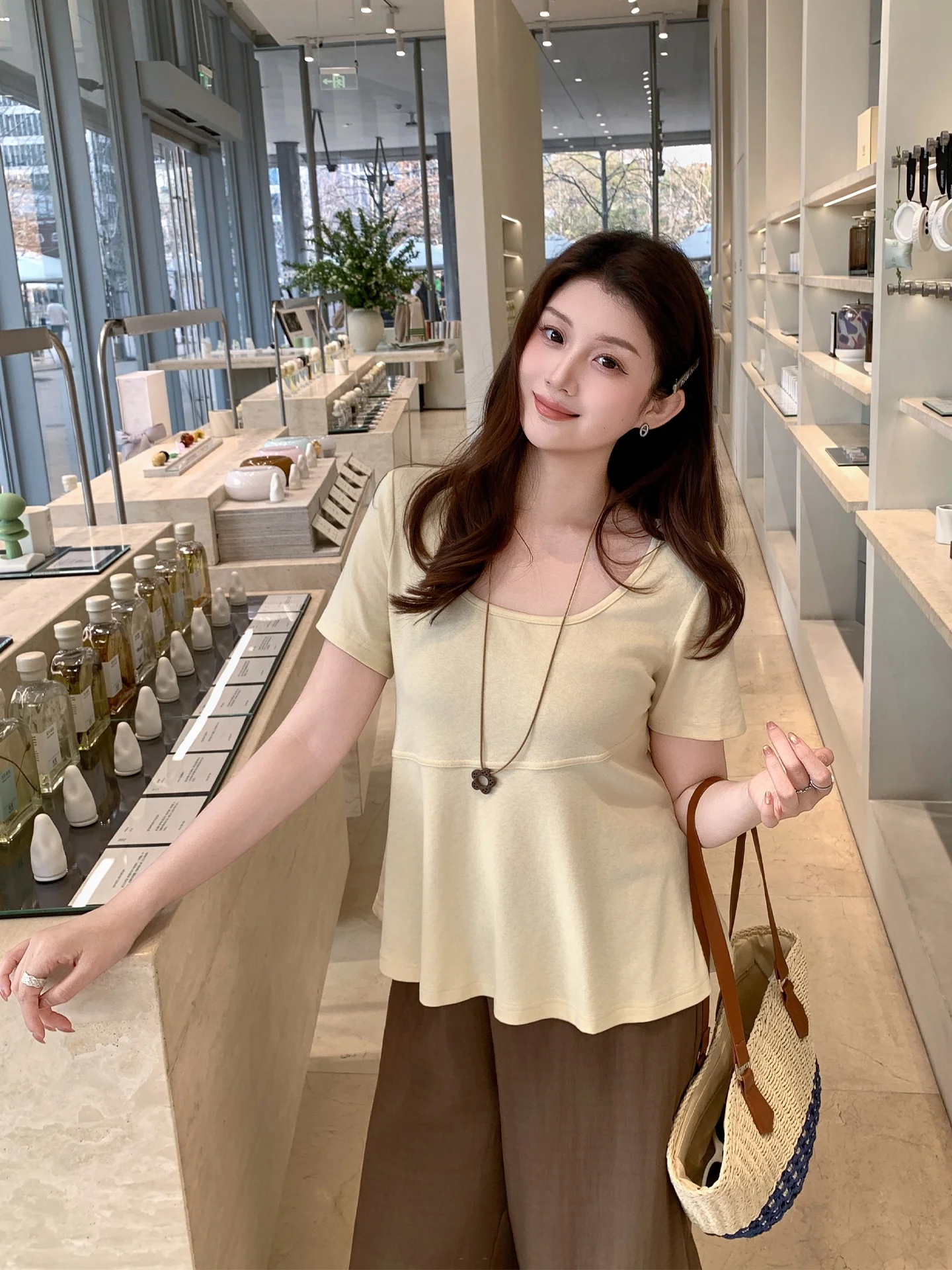 

Женская футболка Mashixi больших размеров с U-образным вырезом и коротким рукавом, летняя повседневная свободная модель, скрывающая живот, пышная, стройнящая, для полных женщин