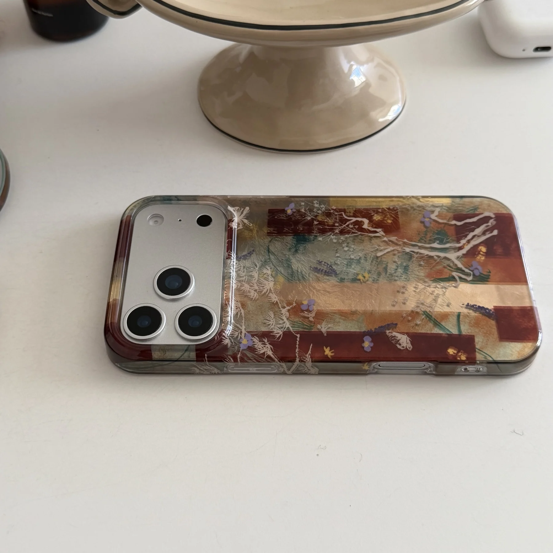 Orientalische, kunstvolle, florale Retro-Handyhülle mit aufwendigen Pflanzen- und Schmetterlingsmotiven für iPhone 18 17 16 15 14 13 Pro Max Rückseiten-Handyhülle Capa – Detail 3