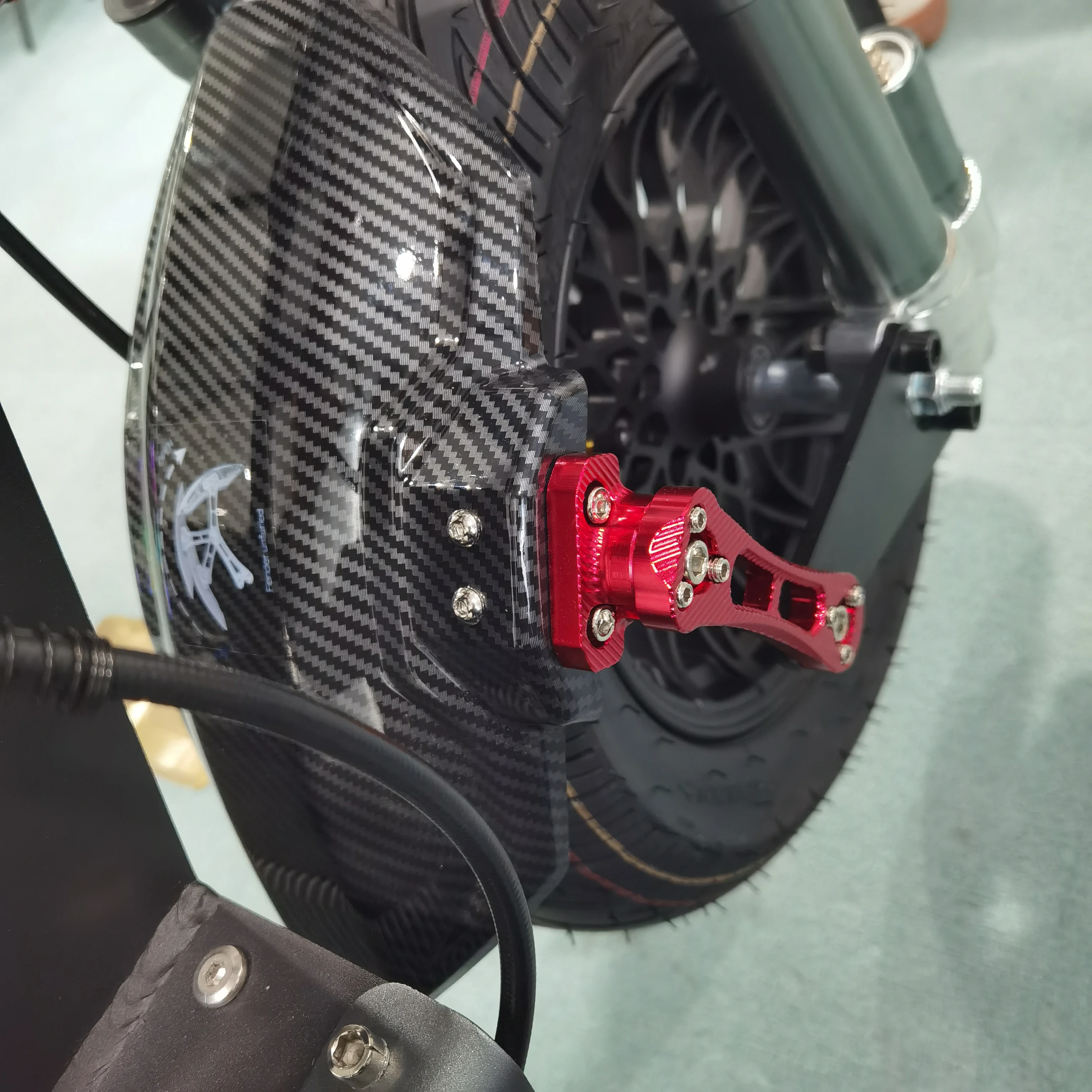 

Geofought Easy to Install Electric Scooter Carbon Fiber Front Mudguard with Aluminum Alloy Bracket for F8 Electric Scooter