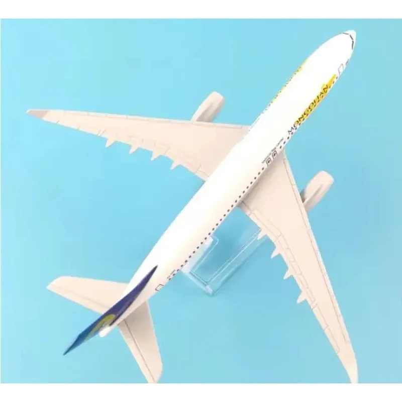 16cm Alloy Metal Air MONGOLIAN Airlines B767 Airplane Model MONGOLIAN Boeing 767 Airways Plane Model Stand Aircraft Kids Gifts