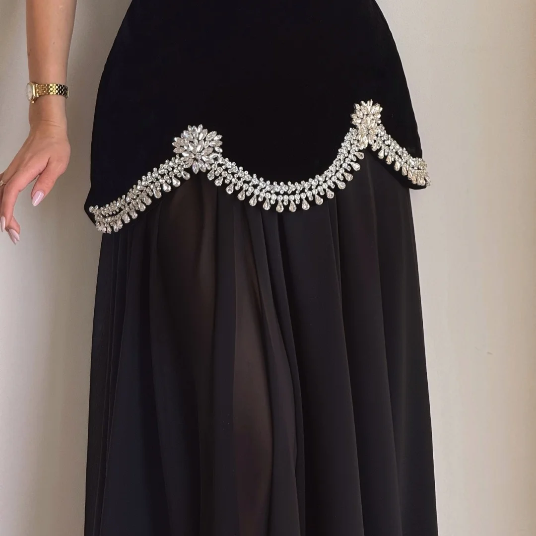 فستان بيلا مخصص أسود لامع بدون حمالات بدون ظهر رداء de soirée بدون أكمام على شكل حرف a للحفلات بطول الأرض للحفلات الراقصة 2025