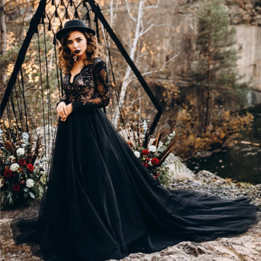 

Vintage Long Black V Neck Lace Prom Dresses Full Sleeves Lace Up A Line Sweep Train فساتين للمناسبات الخاصة