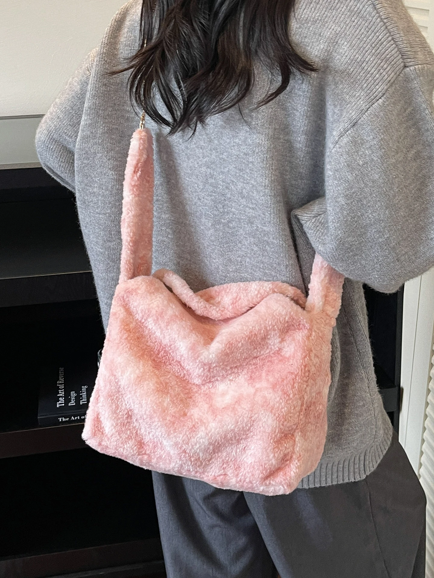 popular-rosa-sacos-de-pelucia-para-as-mulheres-inverno-nova-grande-capacidade-versatil-corrente-axilas-sacos-moda-nicho-commute-sacolas