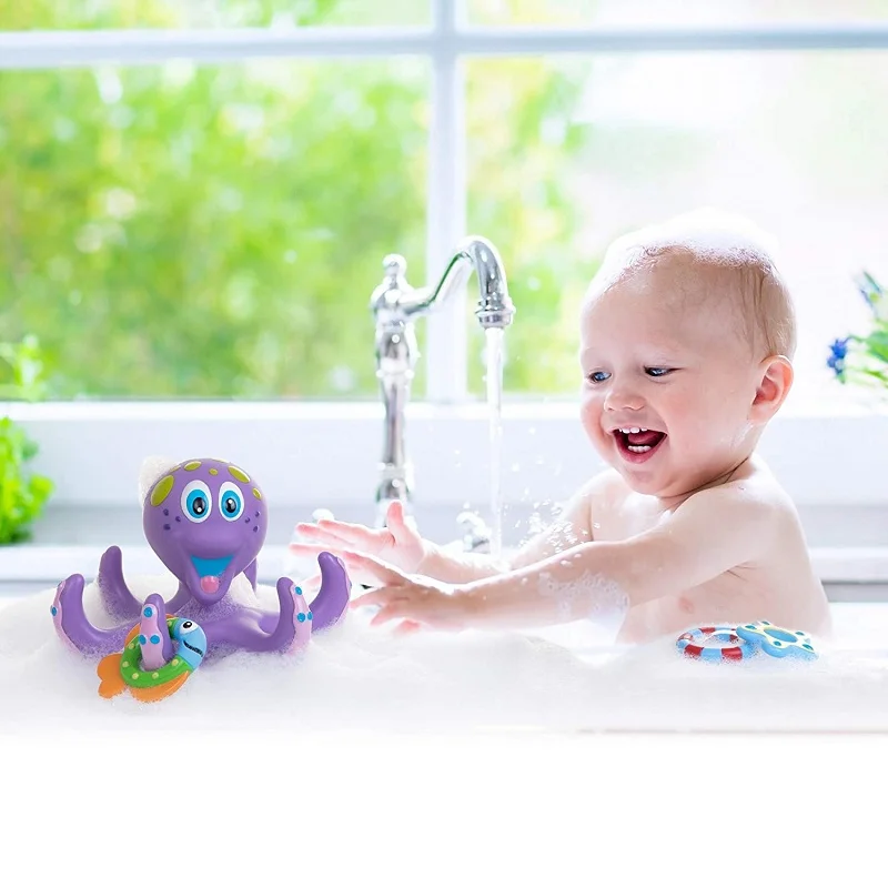 Polvo roxo flutuante com 5 anéis de hoopla brinquedo interativo de banho