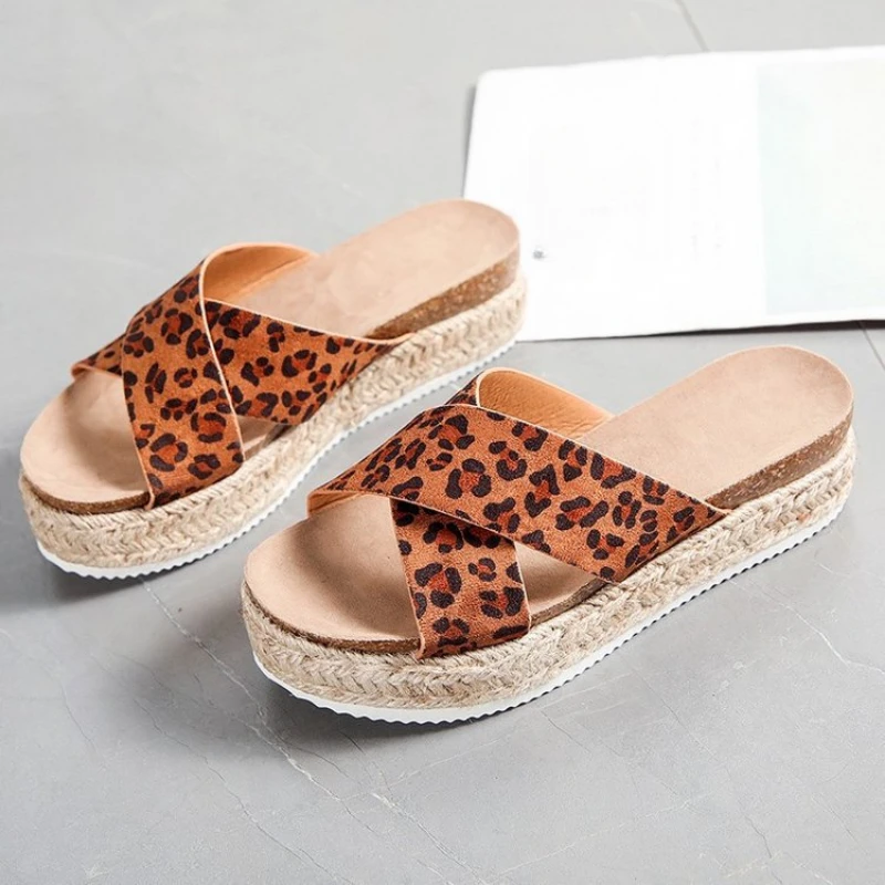 Beach Shoes Leopard Flip Flops Flat Slippers Gold Slippers Women Slides Summer Sandals Slippers with Thick Soles Platform Femal