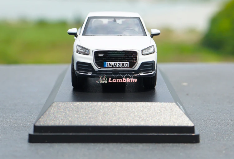 Model Decoration 1:43 For Original Audi AUDI Q2 simulation alloy car model New in original package special price car model