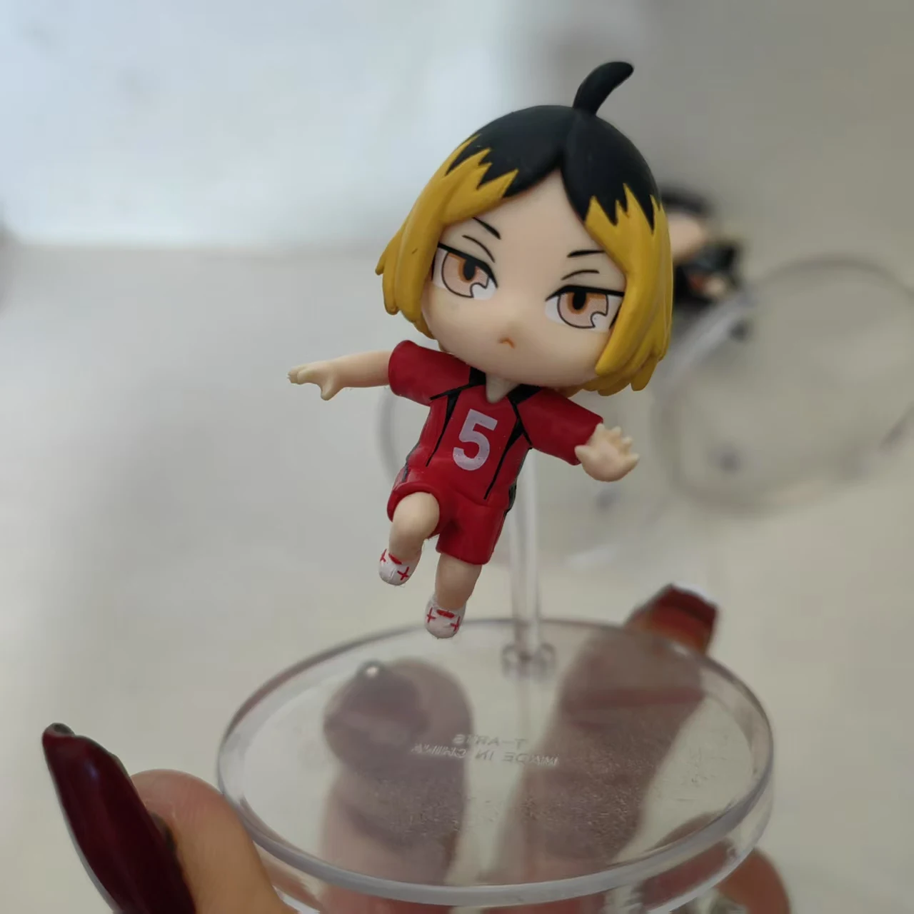 هايكيو!! ألعاب غاشابون هيناتا شويو كي تسوكيشيما كوزومي كينما تيتسورو كورو أنيمي نموذج لجسم الحلي صندوق اللعب