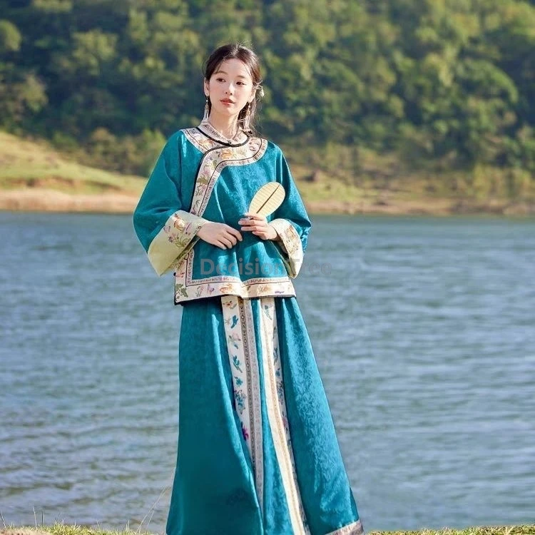 

Женский комплект ханьфу в стиле Цин с жаккардовым узором, коллекция 2026 года, изысканный принт, элегантный образ, китайская одежда в стиле литературы и искусства