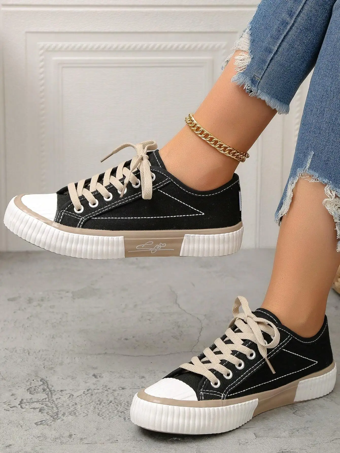 Women Low Top Wide Fit  Canvas Sneakers, Preppy Colorblock Black Flat Shoes