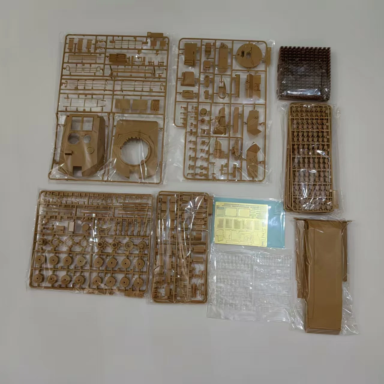 Ryefield 5007B 1/35 US MBT M1A1/A2 Abrams con interior completo y pista impresa en 3D