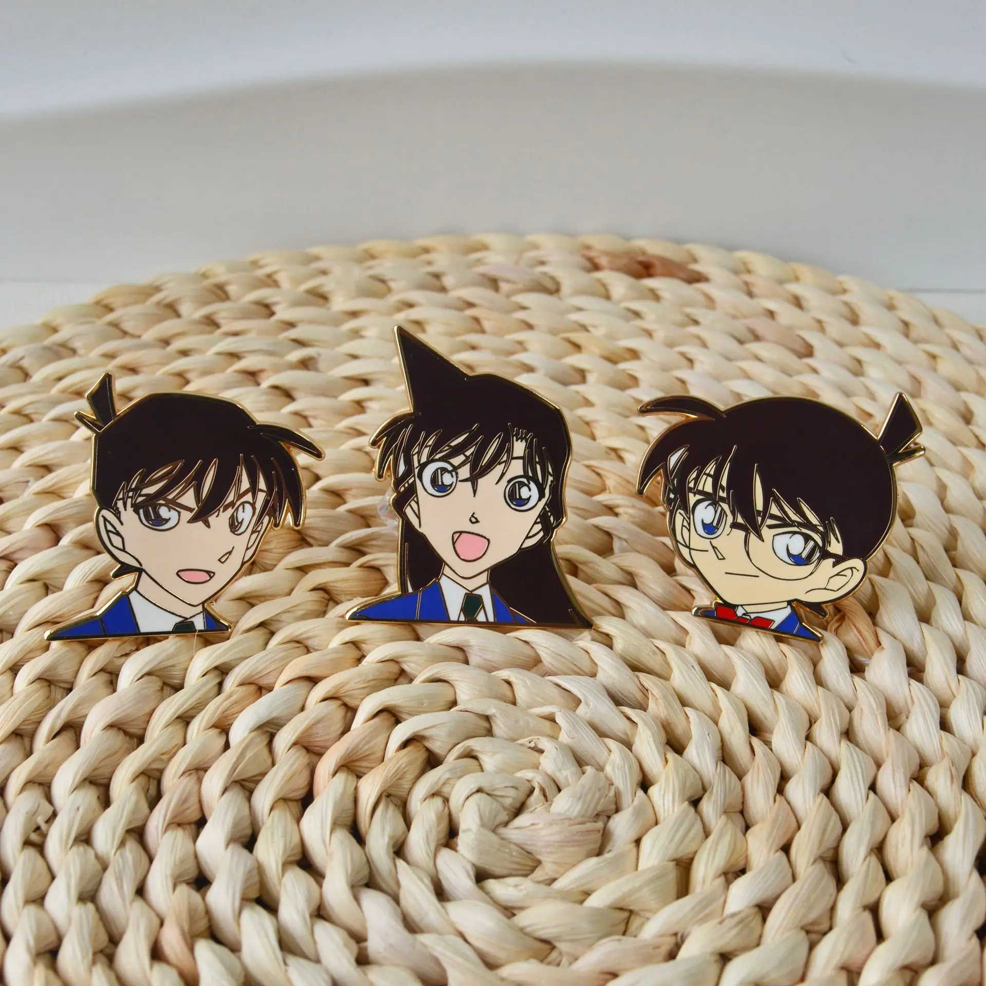 Anime Detective Conan Pins Kaitou Kiddo Metal Badges Pendant