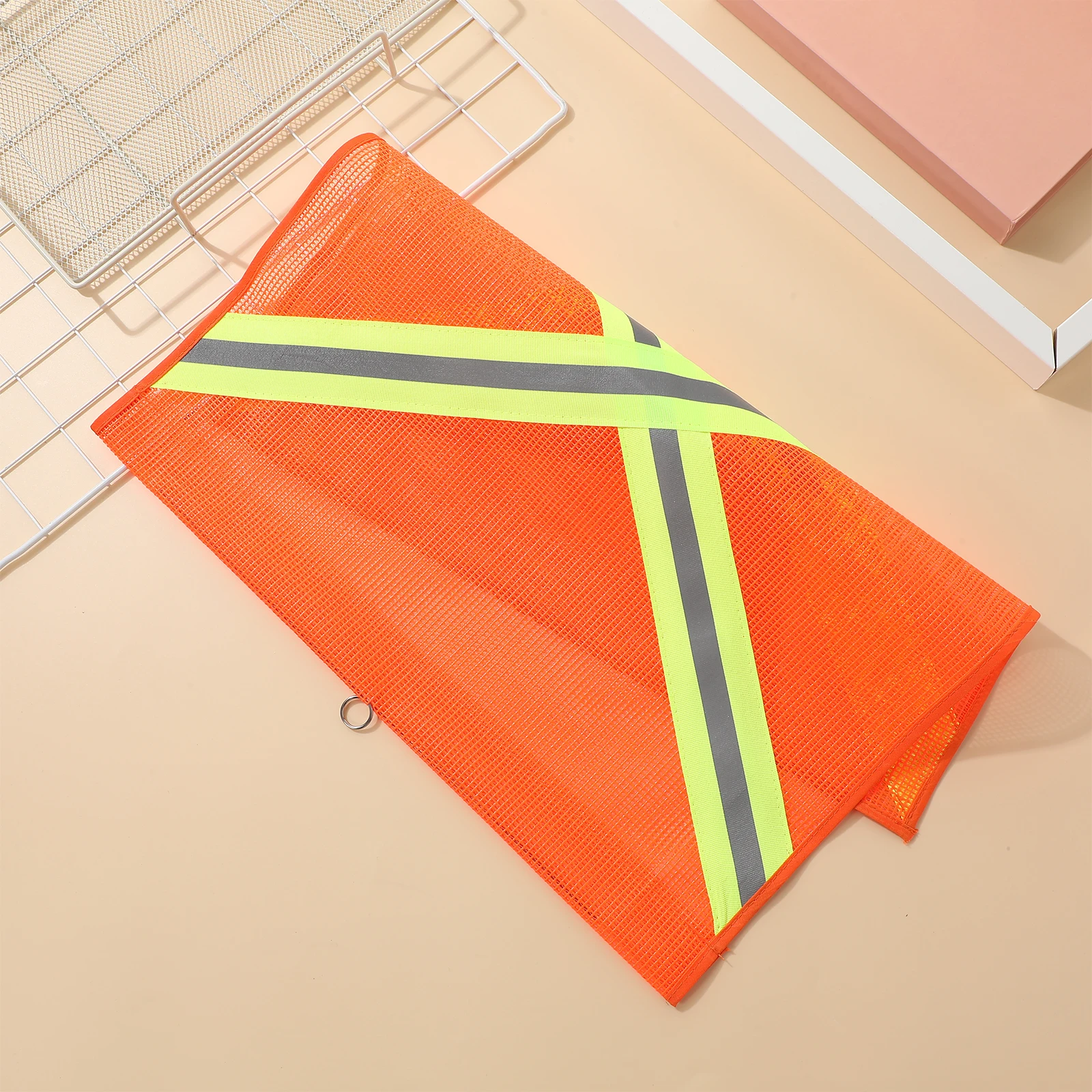 

4 pcs Reflective Safety Flags For Trucks High Visibility Warning Flags Traffic Control Road Construction Outdoor Use Strong