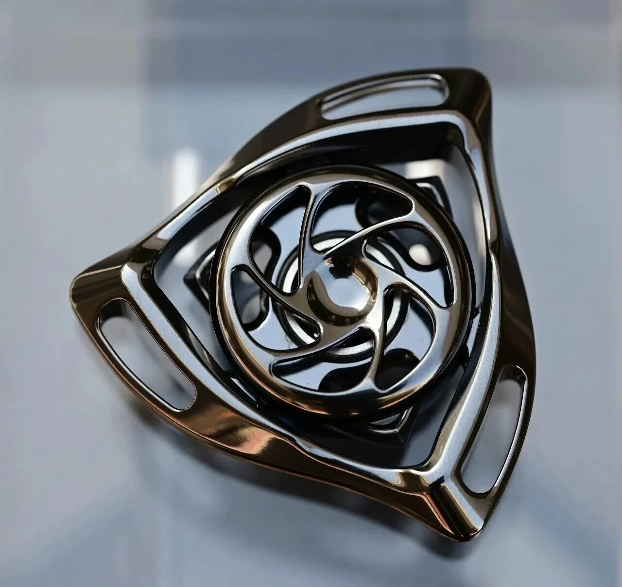 Used EDC Tmax Aesth Gyro, Zirconium Black Flynova Flying Spinner