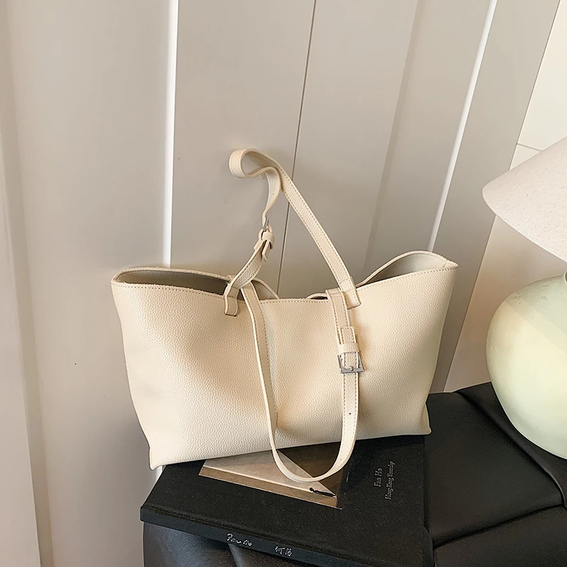 

Classic Fashion New Solid PU Square Shoulder Bags High Quality Large Capacity Simple Versatile Commute Women's Handbags 2025 New