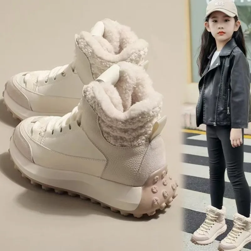 

Детские зимние ботинки 2025 года, зимняя новая стильная бархатная обувь для девочек на толстой подошве, модная обувь для мужчин и женщин, универсальная противоскользящая школьная обувь