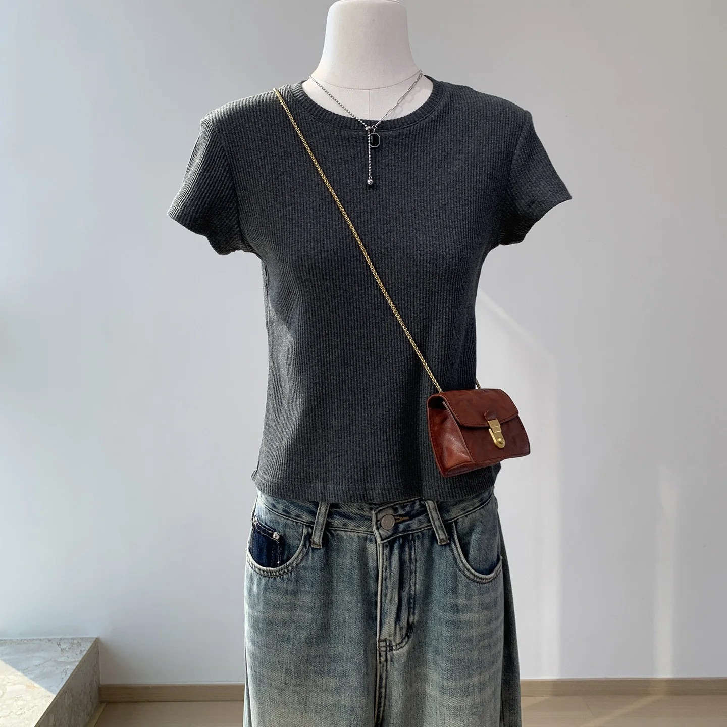Summer New Design round Neck T-Shirt Women's Slim Fit Pure Color Shoulder Width Regular Sleeve Length Short Sleeve Gray Top