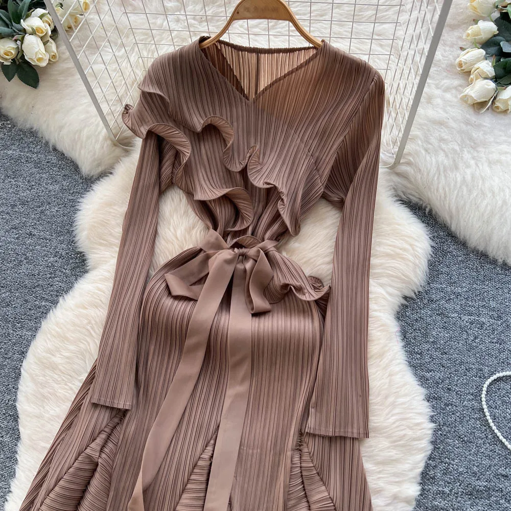 เดรสผู้หญิงแบบจีบระบาย สายเดี่ยว แขนยาว คอวี ยาวถึงข้อเท้า ทรงหลวม สไตล์ลำลอง เหมาะสำหรับใส่ทำงาน  ฤดูใบไม้ร่วง ฤดูหนาว ปี 2025