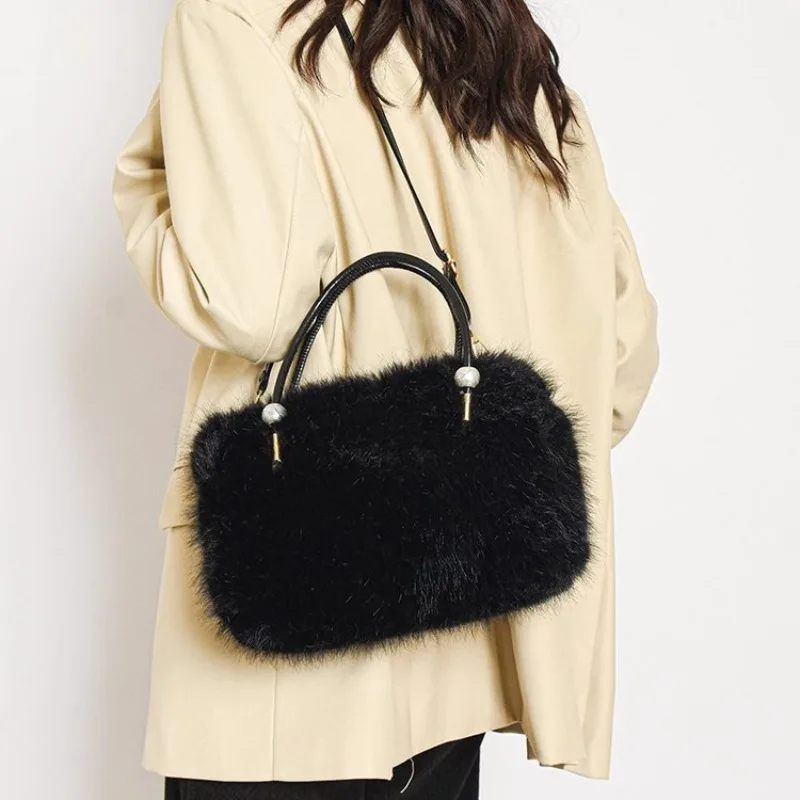 

Fashion Forward Diaper Bag For Women Luxury Leather Tote Elegant Crossbody Bag Stylish Trendsetting