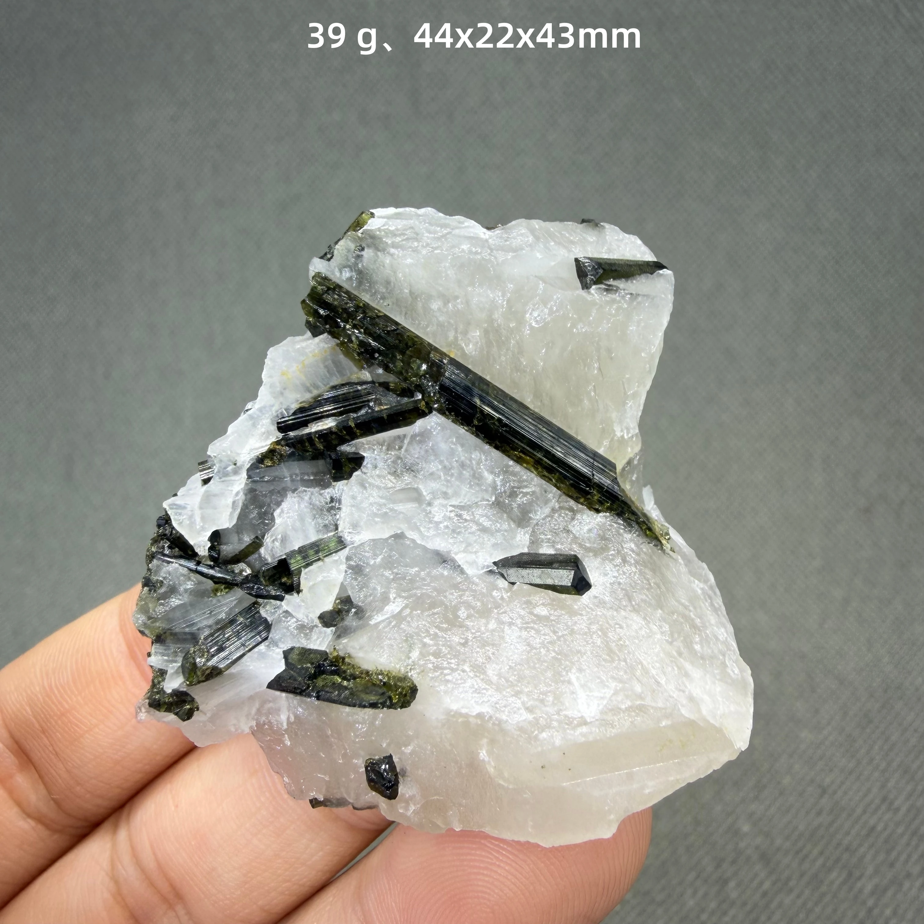 Natural green tourmaline pillars mineral specimens + healing quartz crystals and stones rock gemstone