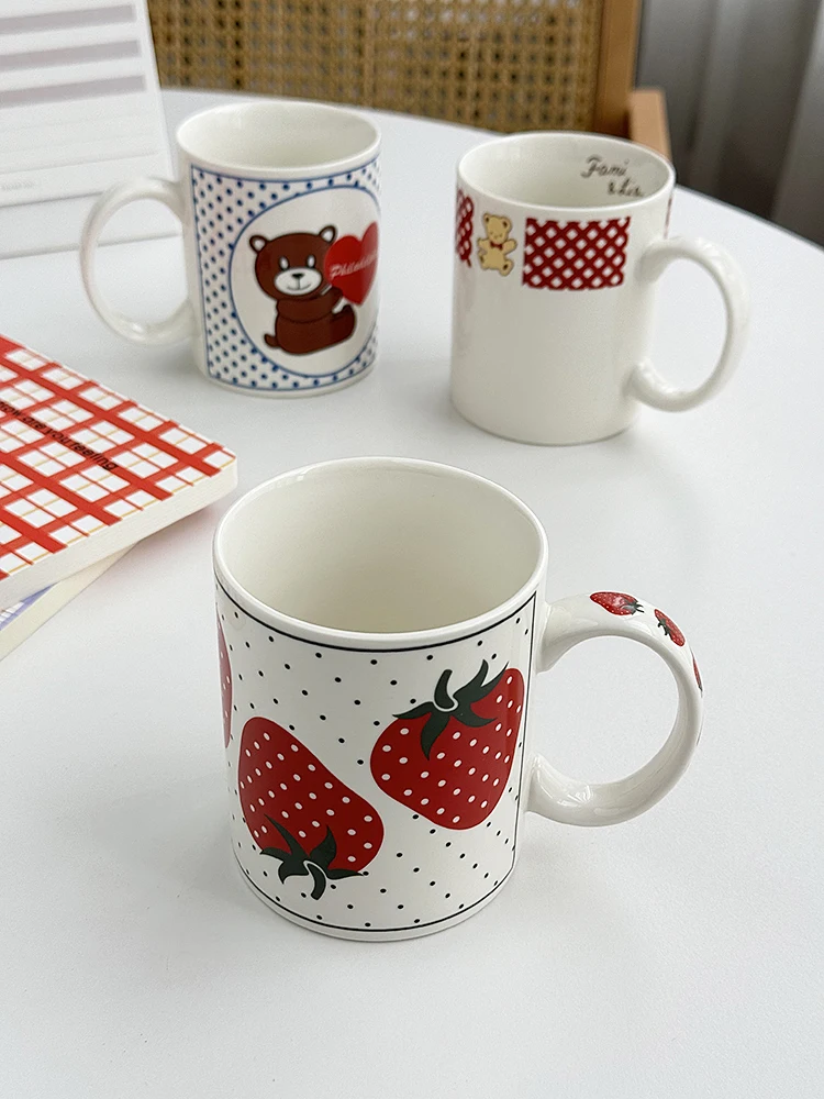 

Korea ins cute bear strawberry ceramic cup breakfast coffee mug coffee cups