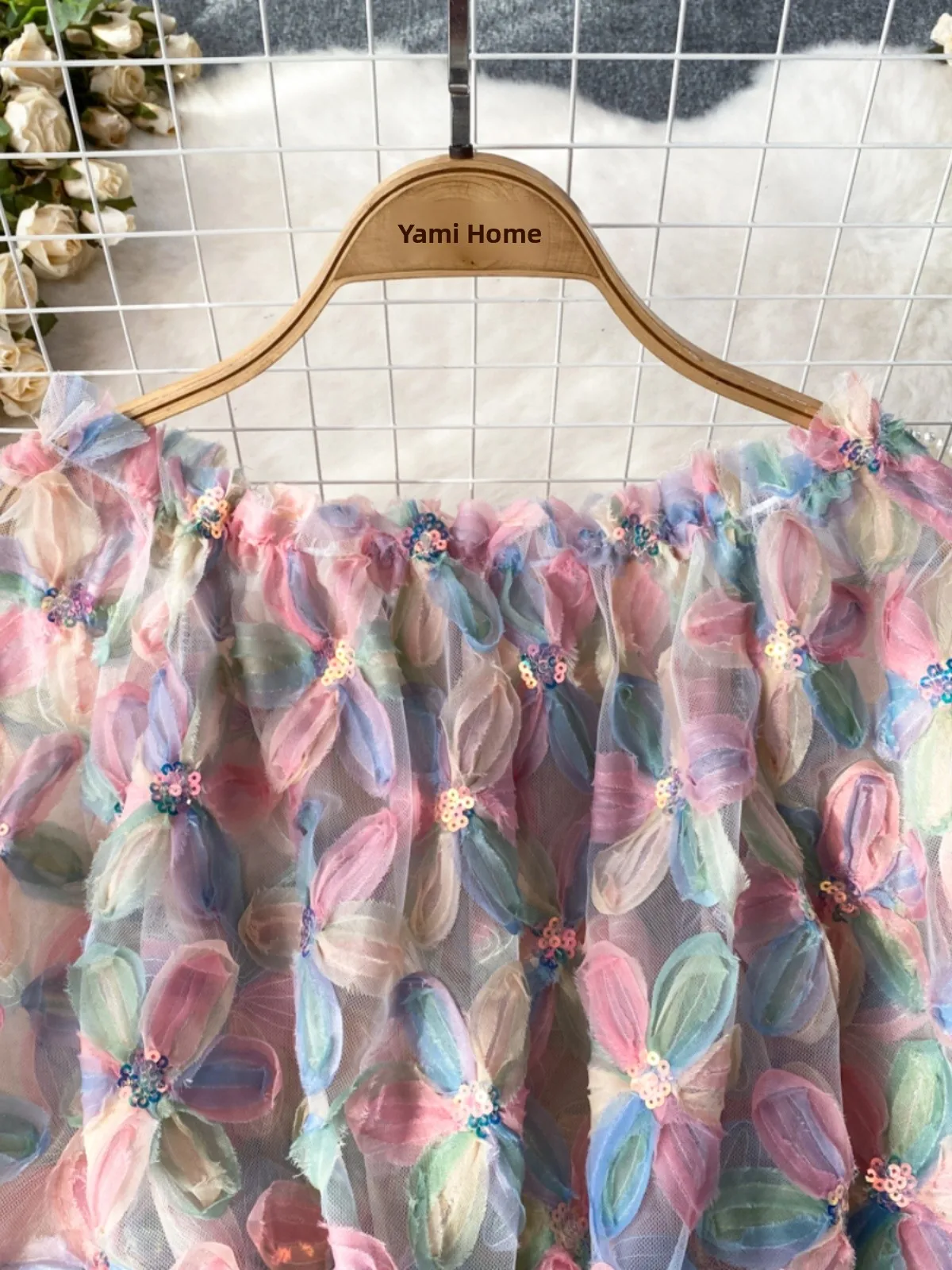 Sweet Summer Fashion Shoulder Bared One-Shoulder Chiffon Top Women's Stylish Top with 3D Flower Embellishment Korean Style Lo...