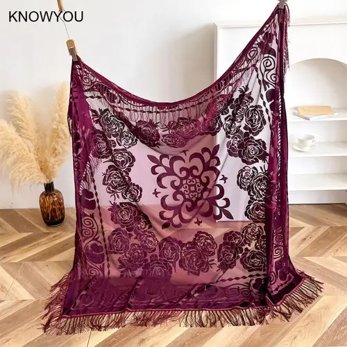 Imagen 2 del producto Chal de terciopelo para fiesta de noche para Mujer, elegante, Jacquard, envolturas de flores, Bufanda, bufandas cuadradas, Mantilla larga con borlas, capa para Mujer, Bufanda
