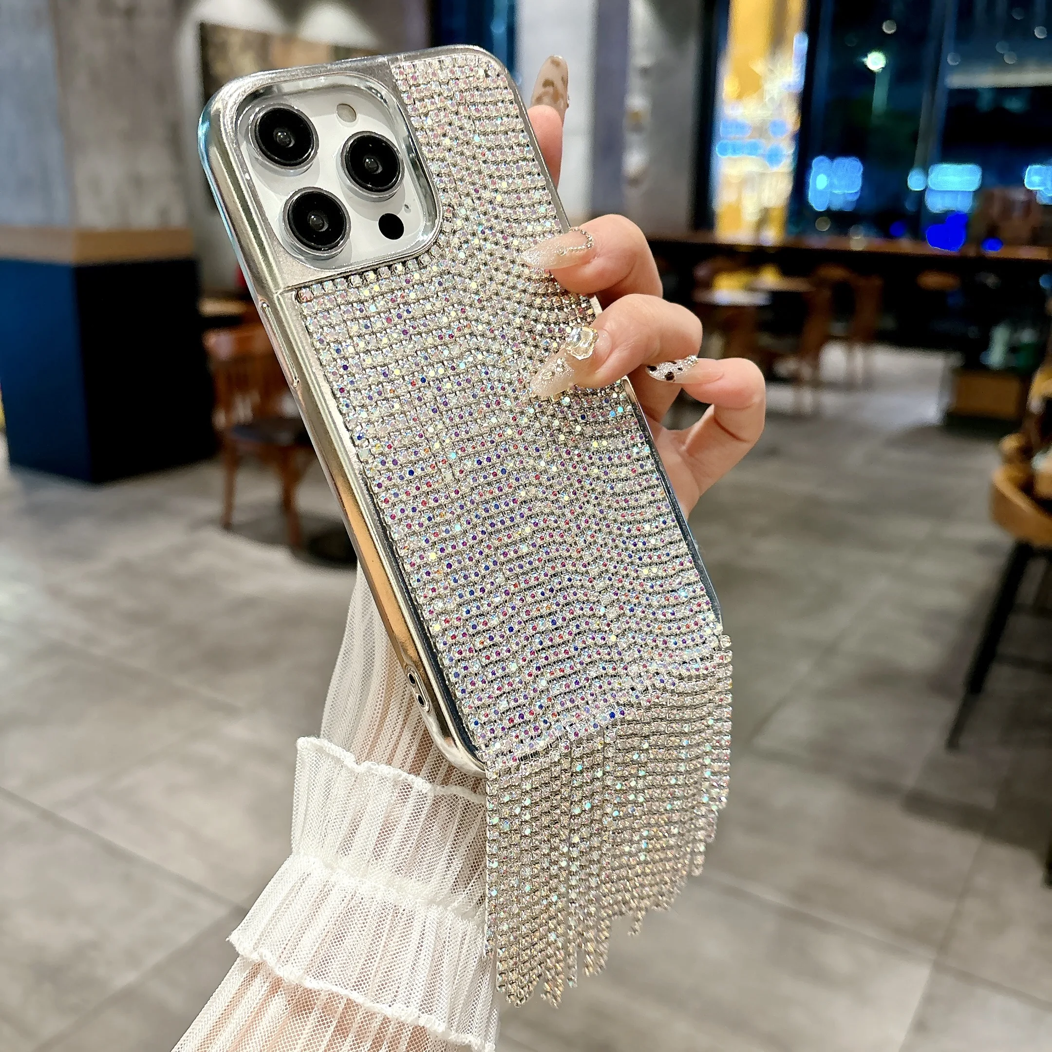 Luxus-Marken-Handyhülle mit Quasten, Glitzer und Pailletten für iPhone 17Air 16 15 14 11 12 13 Plus Pro Max MiNi Rückseite Schutzhülle – Detail 6