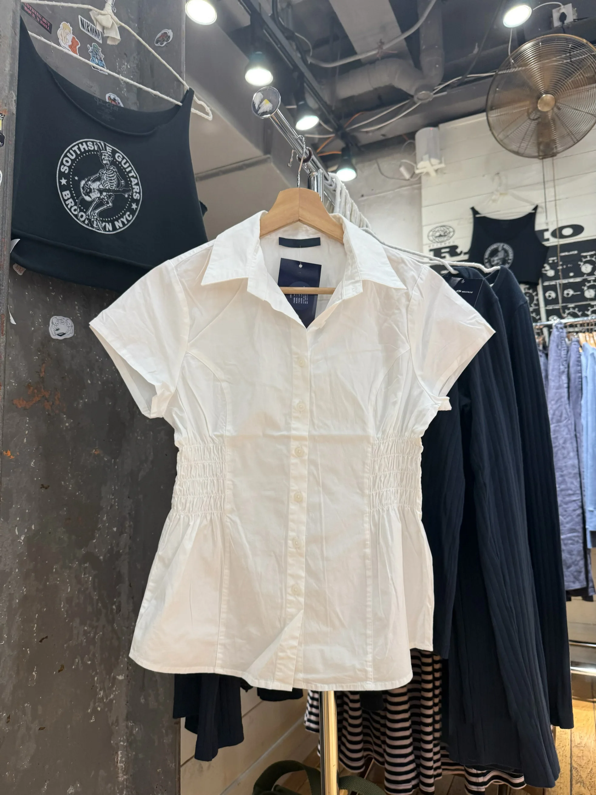 

Новая белая блузка с короткими рукавами и завязками, женские летние однобортные тонкие блузки с отложным воротником, милые простые рубашки в консервативном стиле