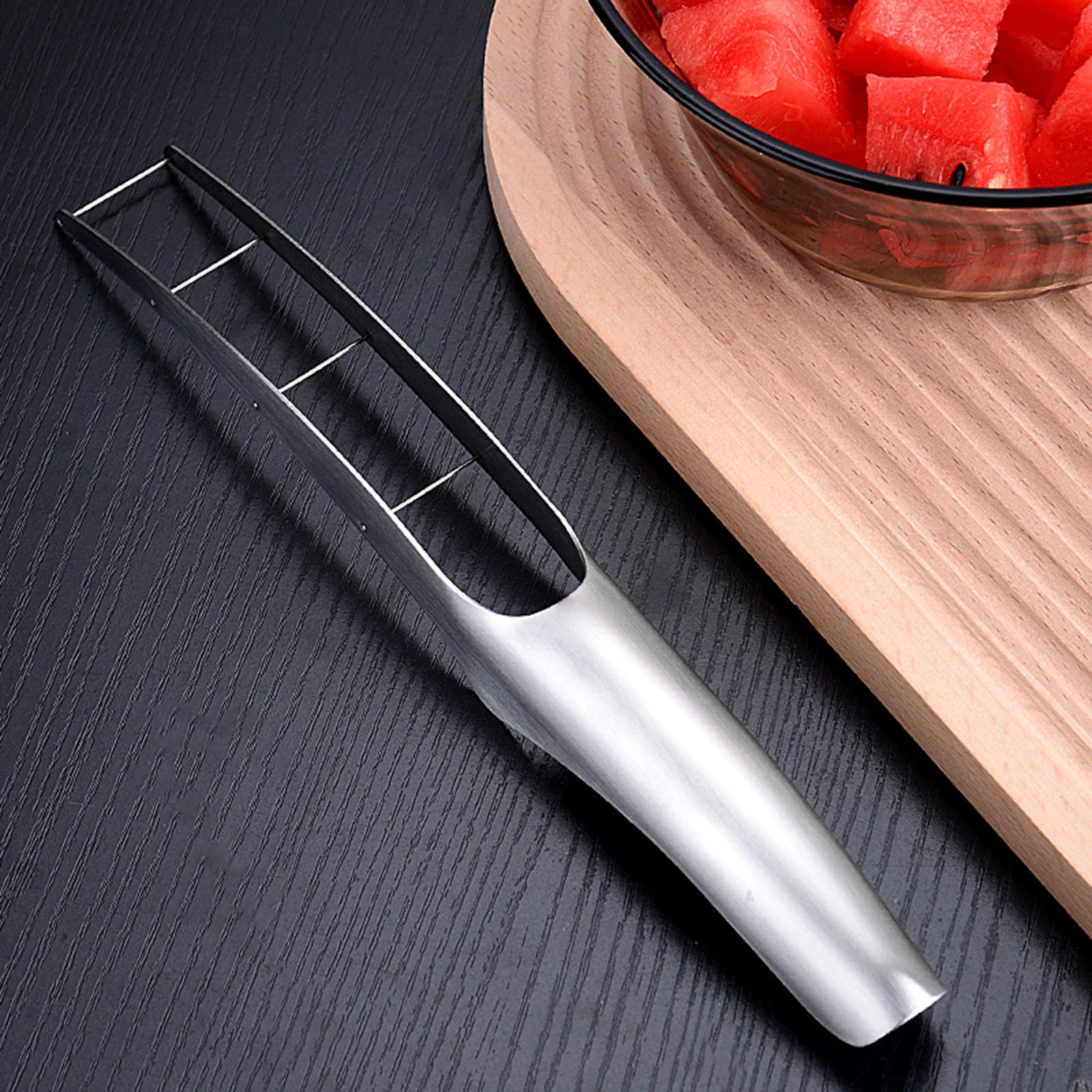 قطاعة مكعبات البطيخ من الفولاذ - مراجعة Watermelon Slicer Cutter وسعره