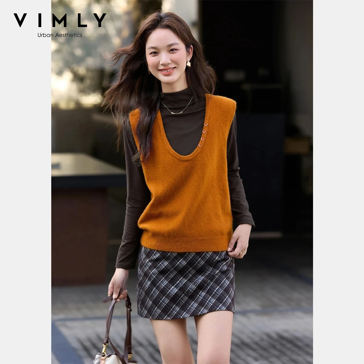 

VIMLY Women's Knit Set 2025 Autumn U-Neck Button Detail Knit Vest & Solid Color Turtleneck Top Eye-catching Fashion Outfit 30368