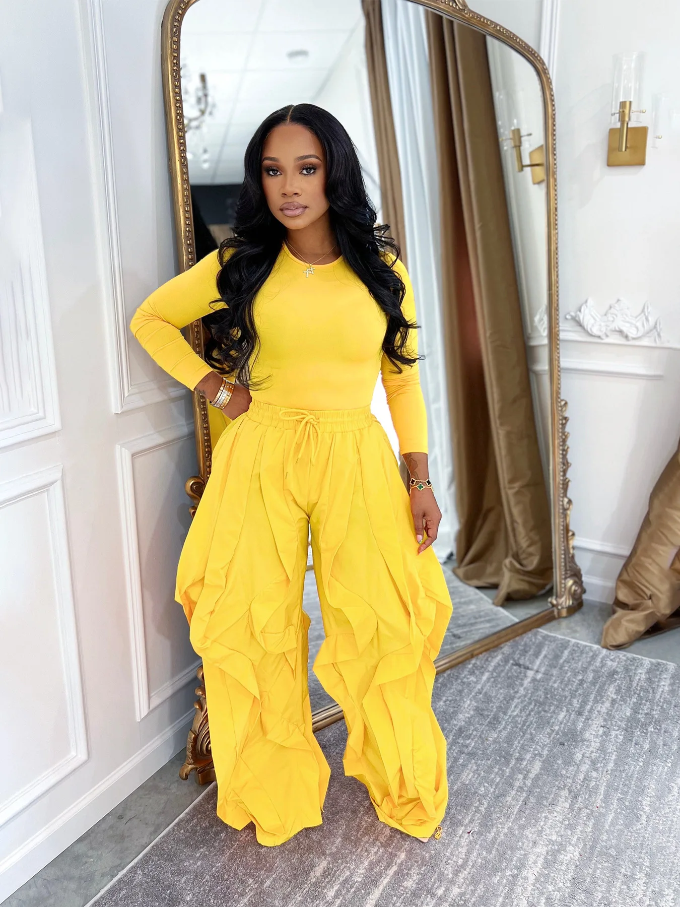 

Спортивный костюм Nibber в стиле кэжуал, комплект из 2 предметов: женская футболка с длинным рукавом + брюки с широкими штанинами на резинке и оборками, модный образ для девушек