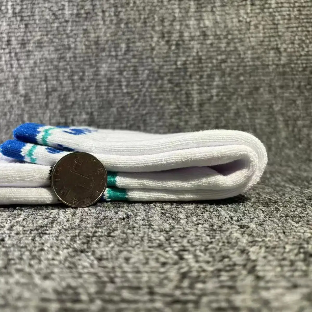 جديد فراشة قصيرة أنبوب تنس الطاولة الجوارب الرجالية عارضة تنفس الرطوبة فتل الجوارب الرياضية القطنية للتدريب والتناول...