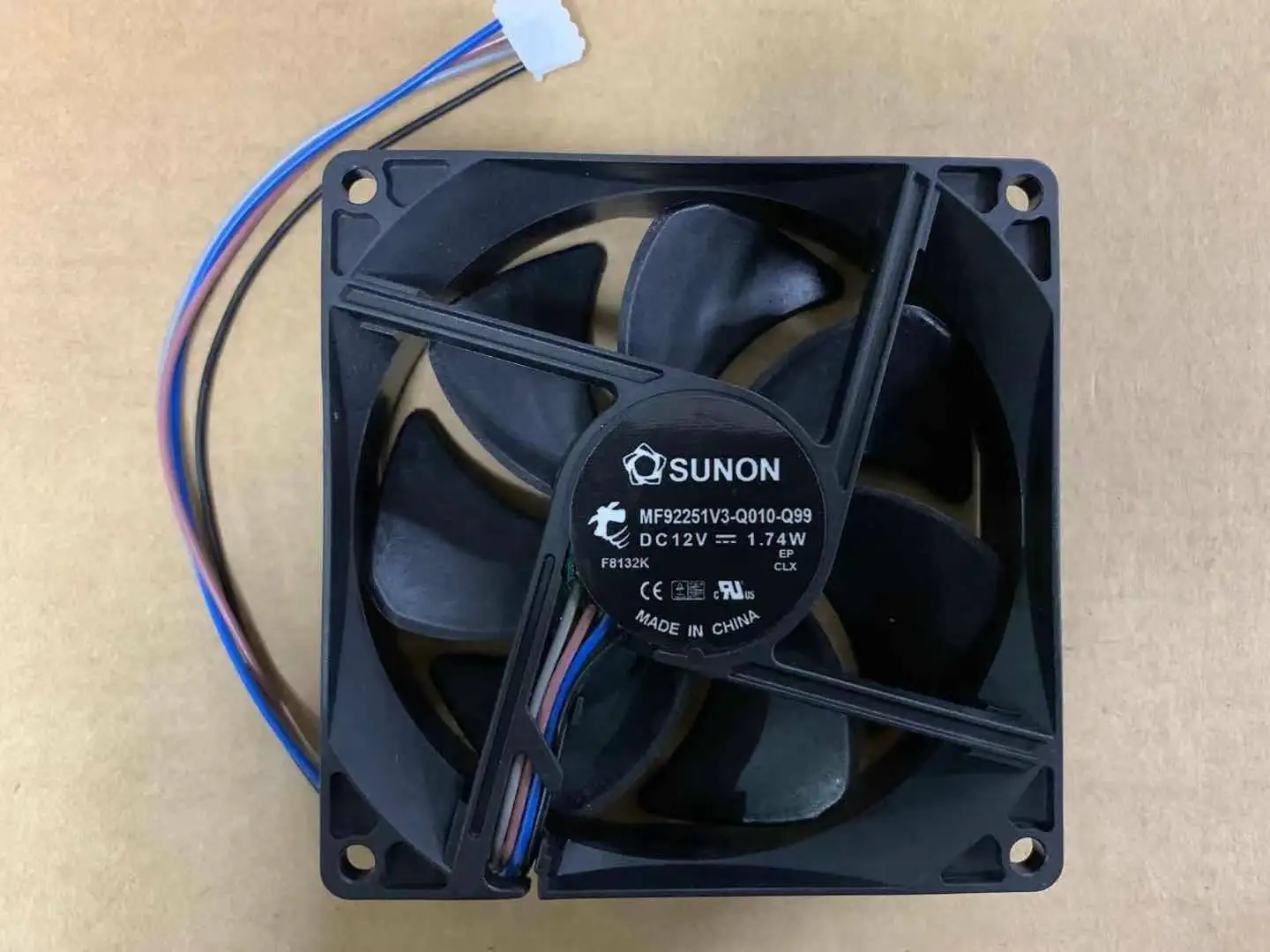 

FOR SUNON MF92251V3-Q010-Q99 Cooling fan DC12V 1.74W 92*92*25MM 4-wire fan 9cm fan