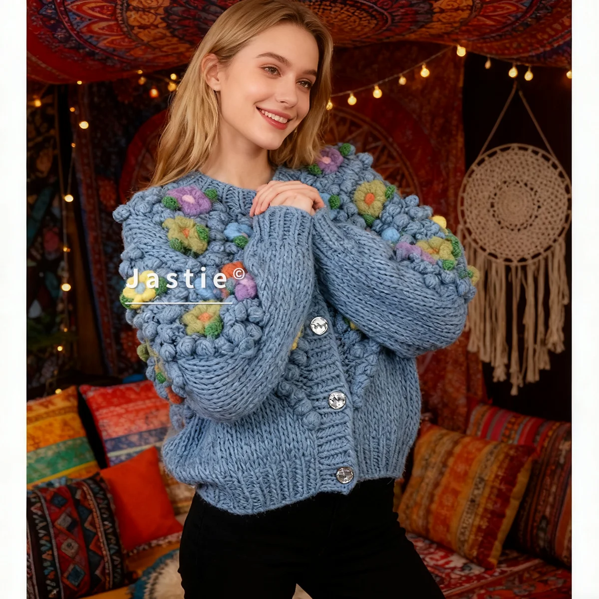 2026 Herbst/Winter Neue frauen Pullover Böhmischen Blumen Patchwork Oansatz Langarm Grobstrick Lose Dicke Blaue Strickjacke