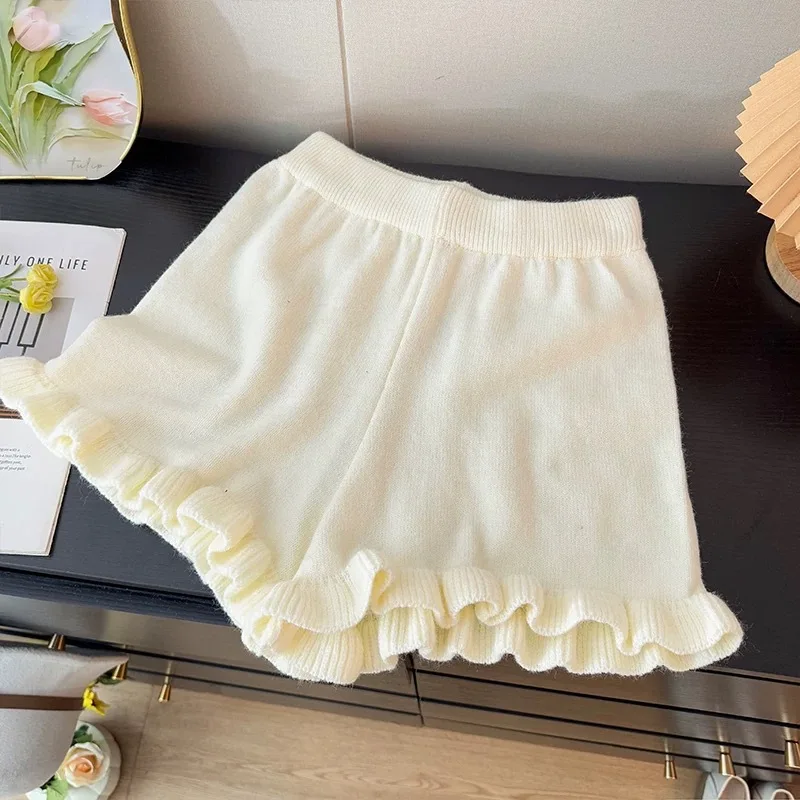 Sweet and Lovely Solid Color Knitted Shorts for Women in Winter Elastic High Waisted A-line Shorts