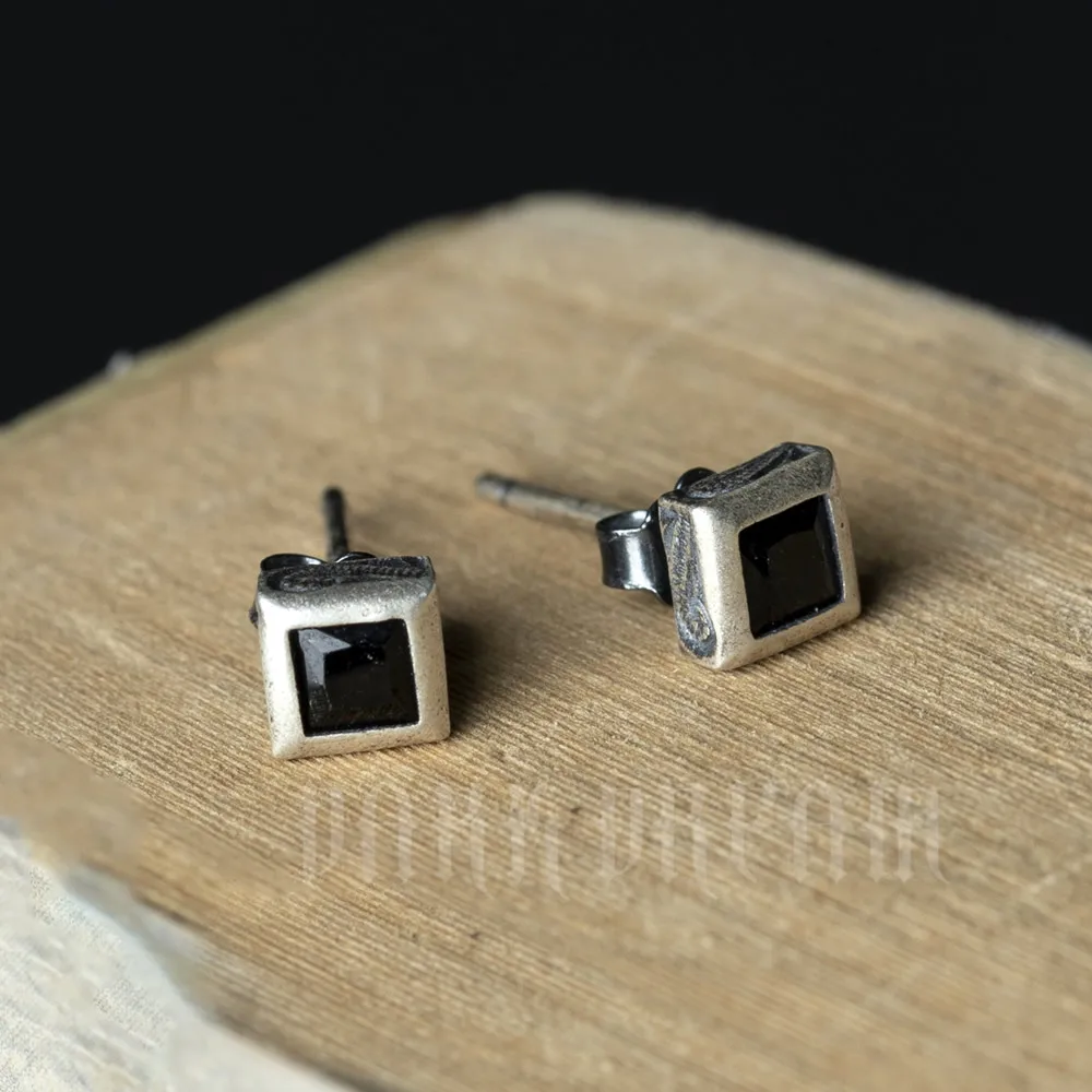 

1 Pair Simple Style 100% New 925 Sterling Silver Small Stud Earrings Black Crystal Square Geometric Accessories