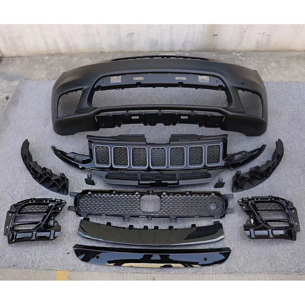 Wholesale Automobiles Bumpers Full Body Kit for Jeep Grand Cherokee 2017-2021 Conversion To SRT Style.