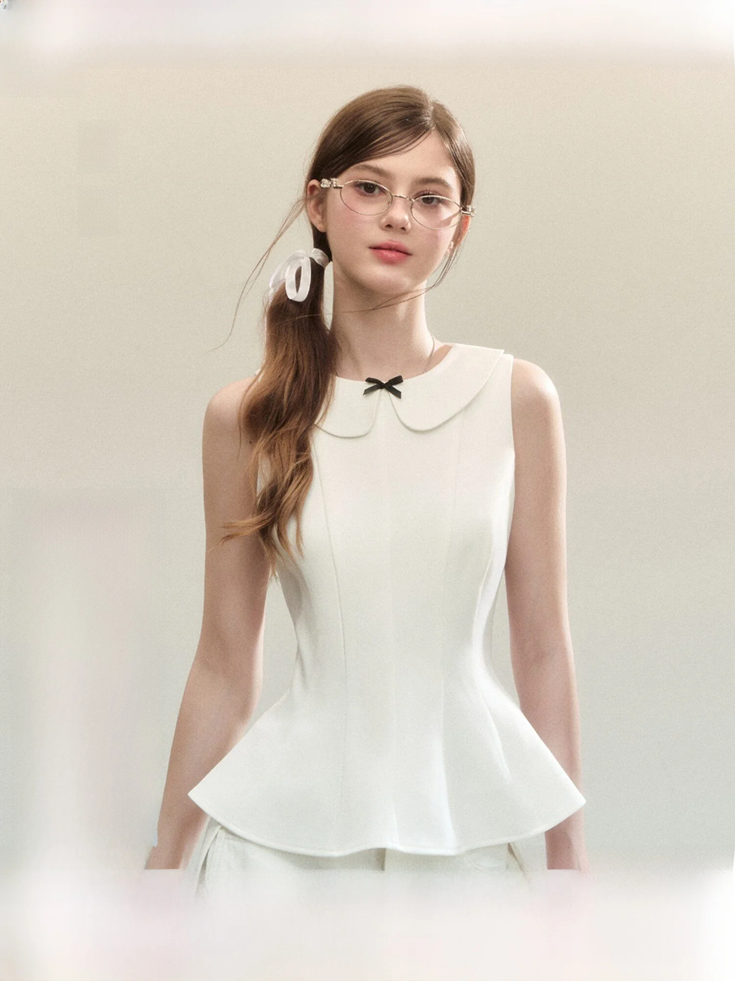 

Elegant Sleeveless Top with Bow Tie Waist Cinching Summer New Style High Quality Doll Collar Knot Vest for Women