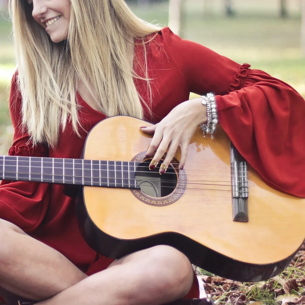 

4Pcs Professional Guitar Thumb Pick Smooth Plectrum with Hollowed Design for Better Control and Nails Protection