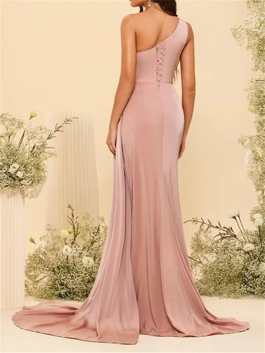 Vestidos de dama de honor de sirena con cordones en la espalda y un hombro para mujer con hendidura Vestidos de fiesta largos de satén fruncidos Vestidos de dama de honor simples